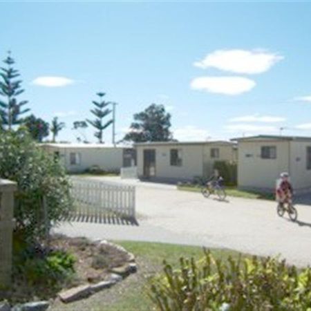 Hillcrest Tourist Park Hotel St Helens Exterior photo