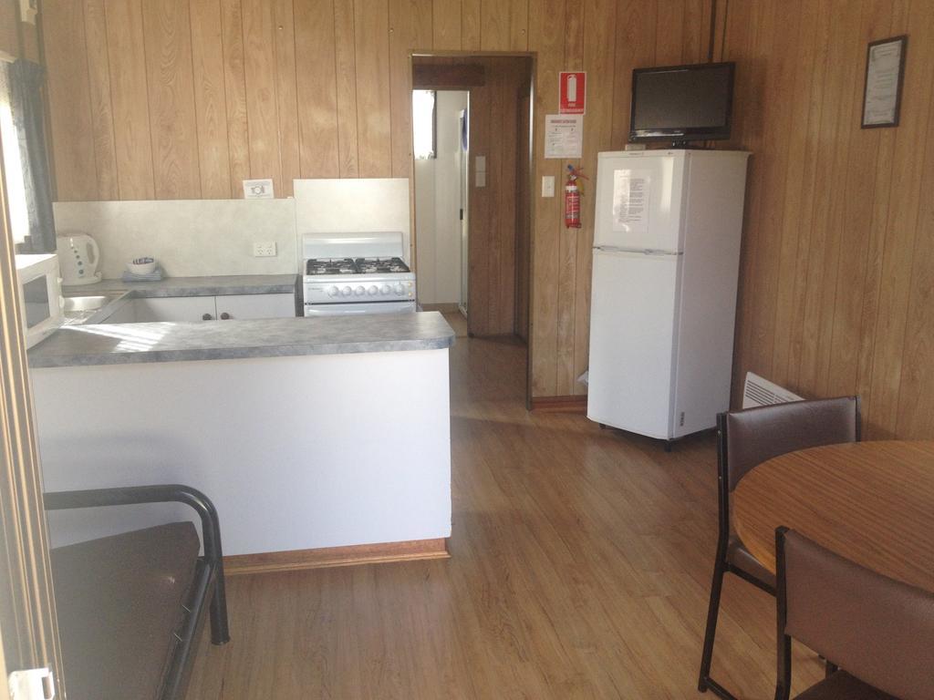 Hillcrest Tourist Park Hotel St Helens Room photo